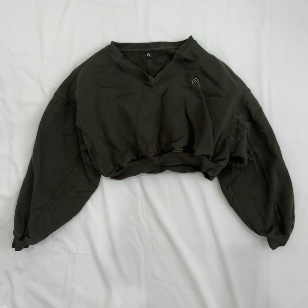 Oner Active Cropped V-Neck Sweater